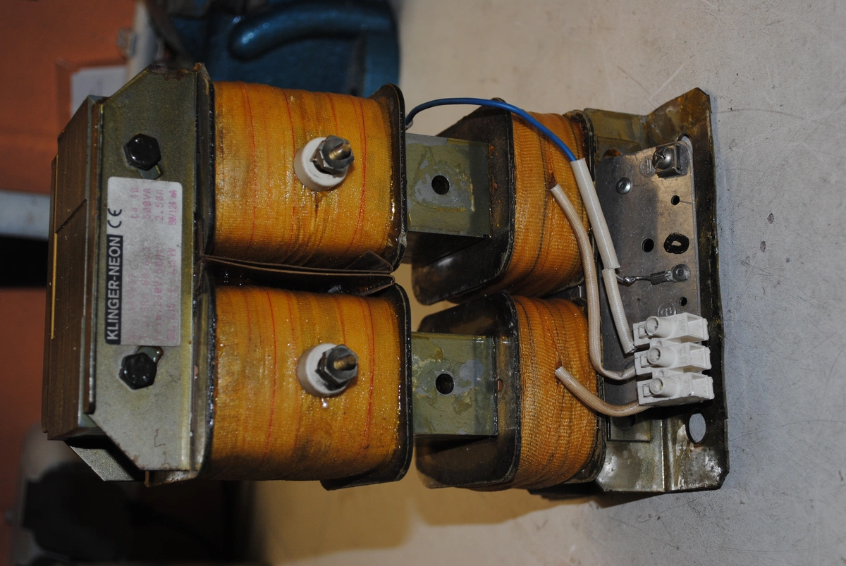 Neon Sign Transformer (<i>NST</i>)